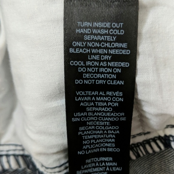 Chico's Platinum Embellished Jean Size 14 (2.5/L) - Picture 7 of 8